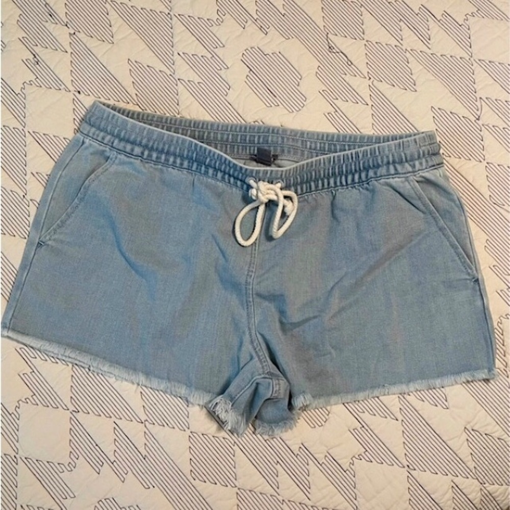 🔥EUC AERIE REALLY CUTE&COMFY LIGHT-WASH DENIM SHORTS THEY HAVE SPANDEX ALSO!!!!